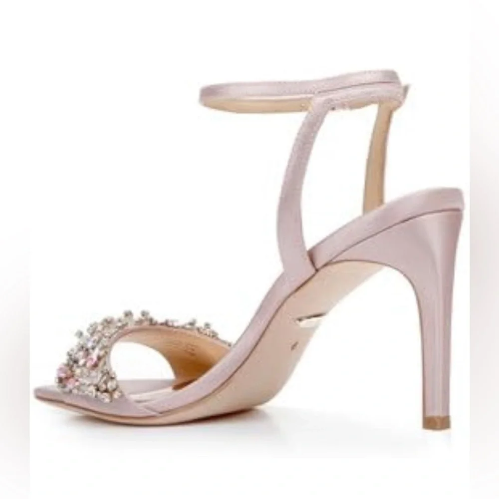 Badgley Mischka Women's Rider Heeled Sandal, White 9